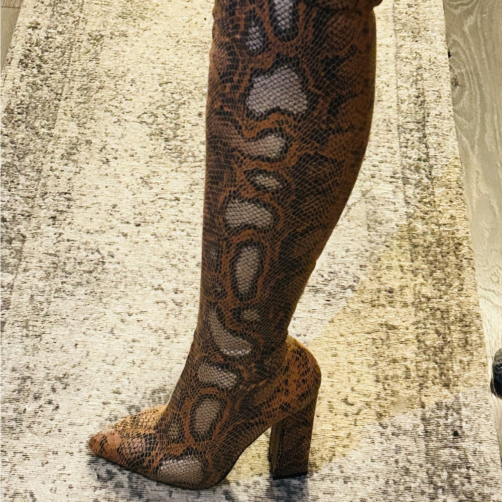 Stylish Over the Knee Snake Print Boots
